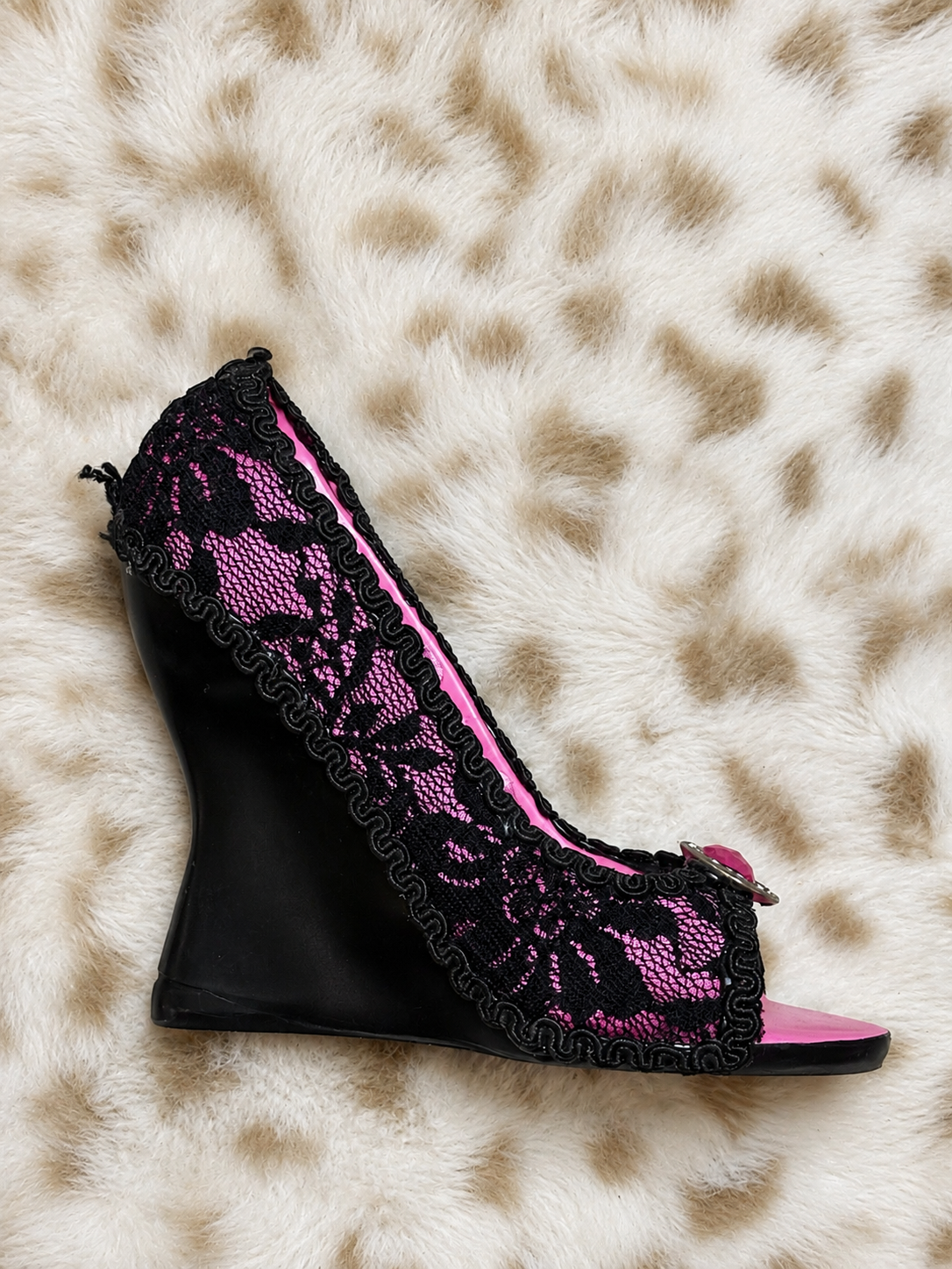 High heel shoe jewelry holder
