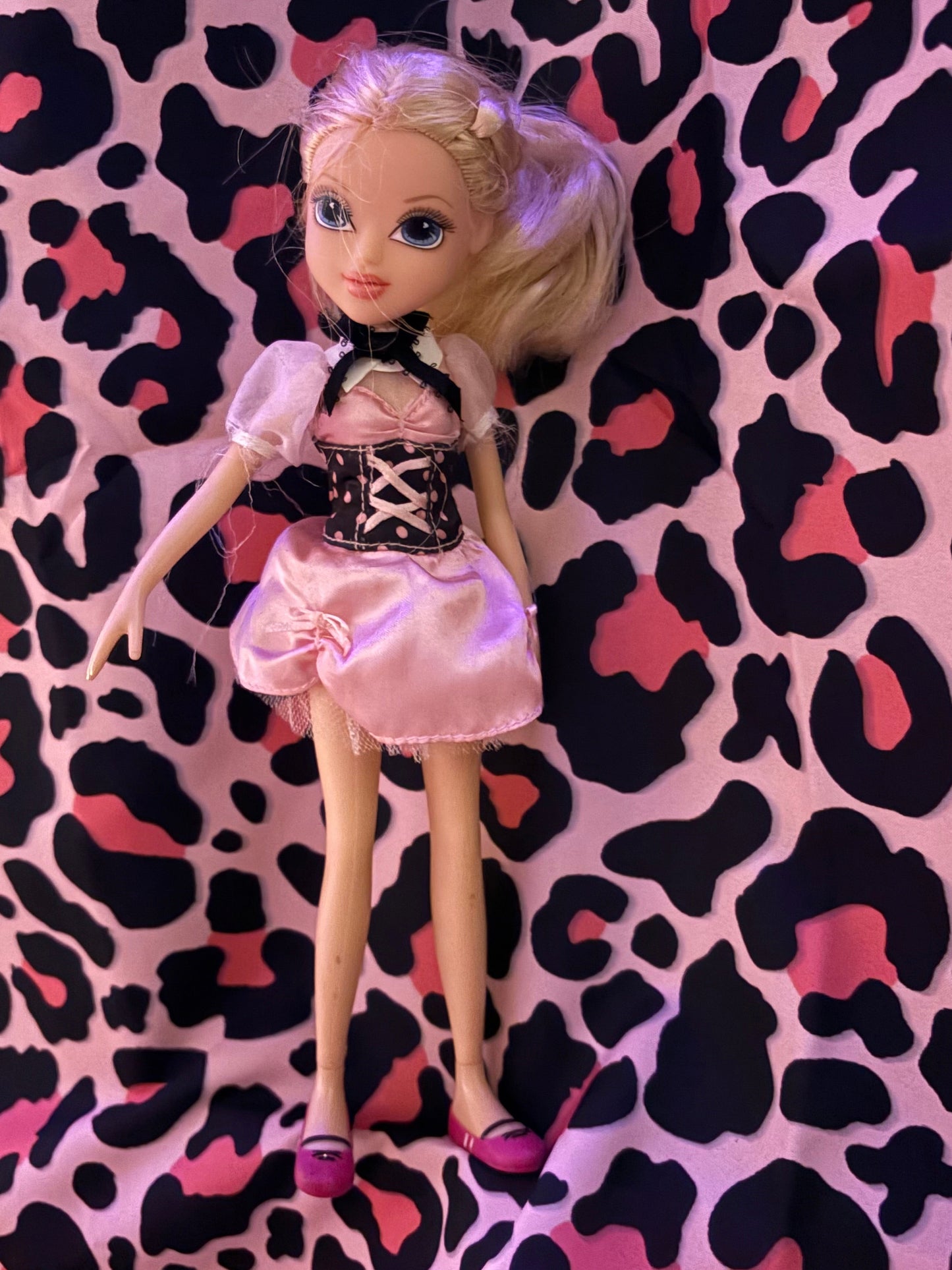Moxie Girlz MGA Discontinued- AVERY DOLL