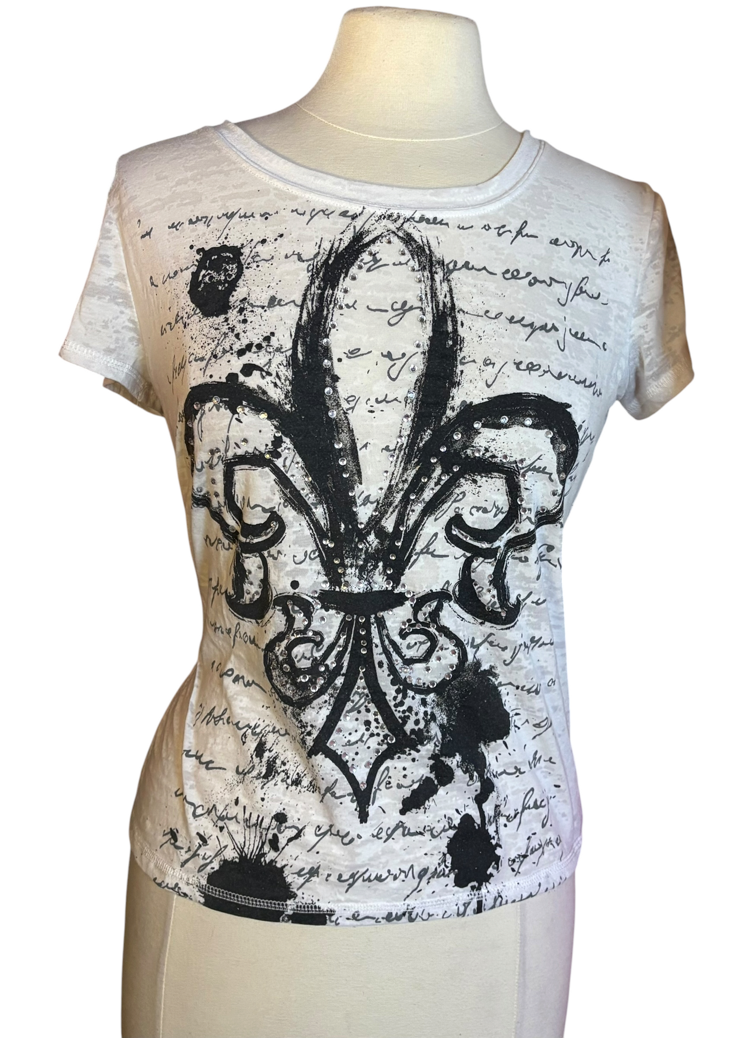 black fleur-de-lis graphic tee